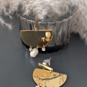 Boucles d'oreilles dorées demie-ronde avec perle et strass