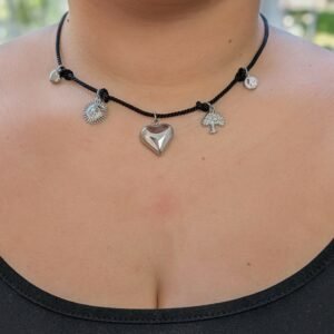 Collier fil noir breloques silver